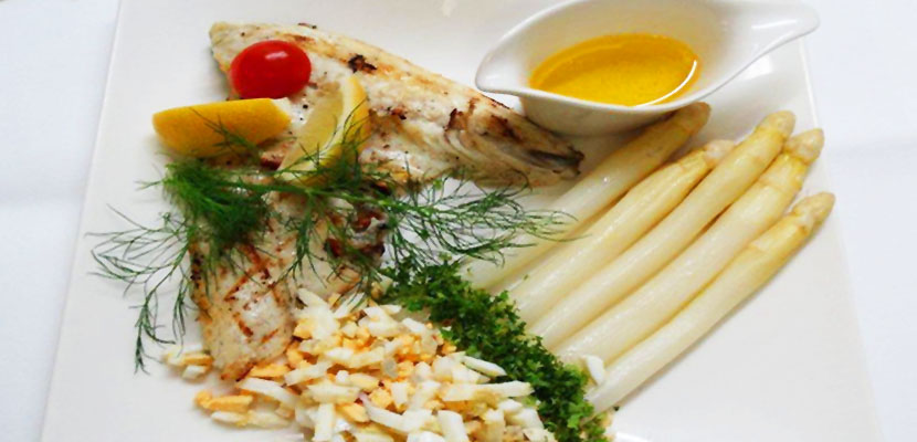 asperges vers van het land, het witte goud bij Bistro Schell